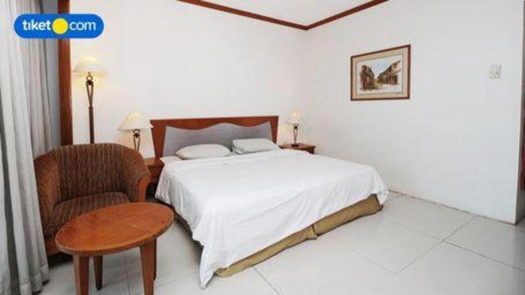 Makassar Golden Hotel Exterior photo